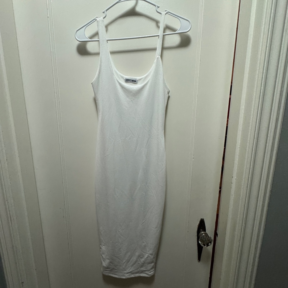 FASHION NOVA WHITE DRESS